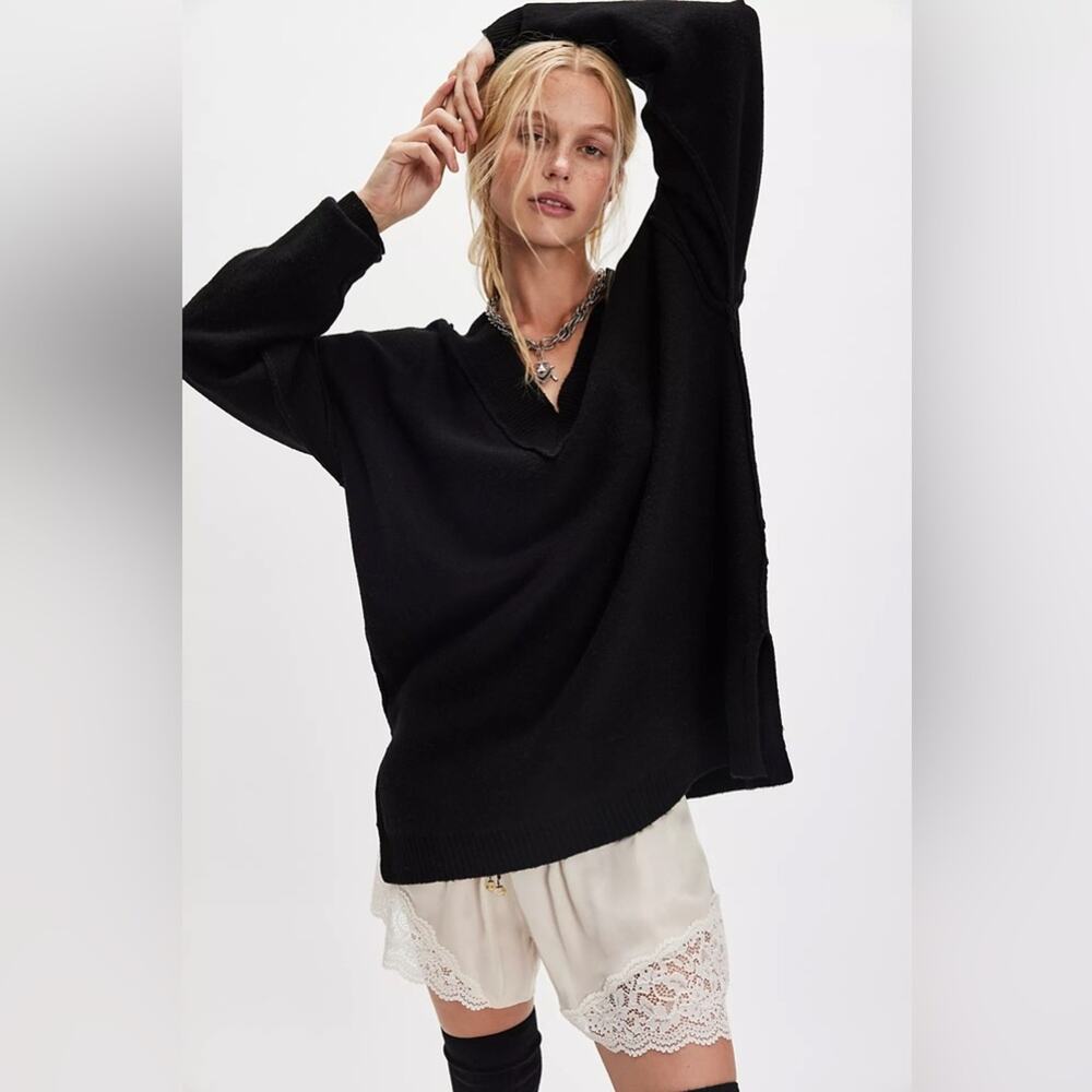 Free People We The Free Chelsea V-Neck Tunic in Black Magic XL